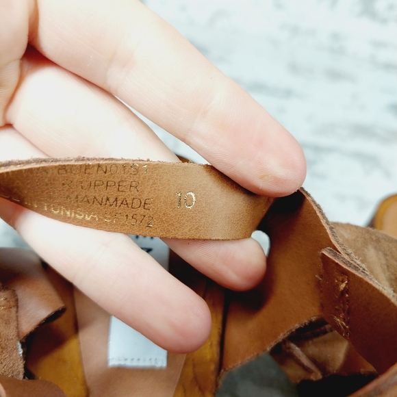 NEW Steve Madden Alabama Platform Brown Suede Wooden Studded Sandals F411 - Picture 10 of 11